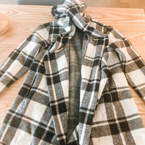 Boutique Jacket/sweater - Picture 2 of 2